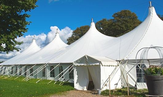 event portable restrooms for outdoor movie screenings, featuring comfortable amenities and refreshing wash stations in Cloudcroft